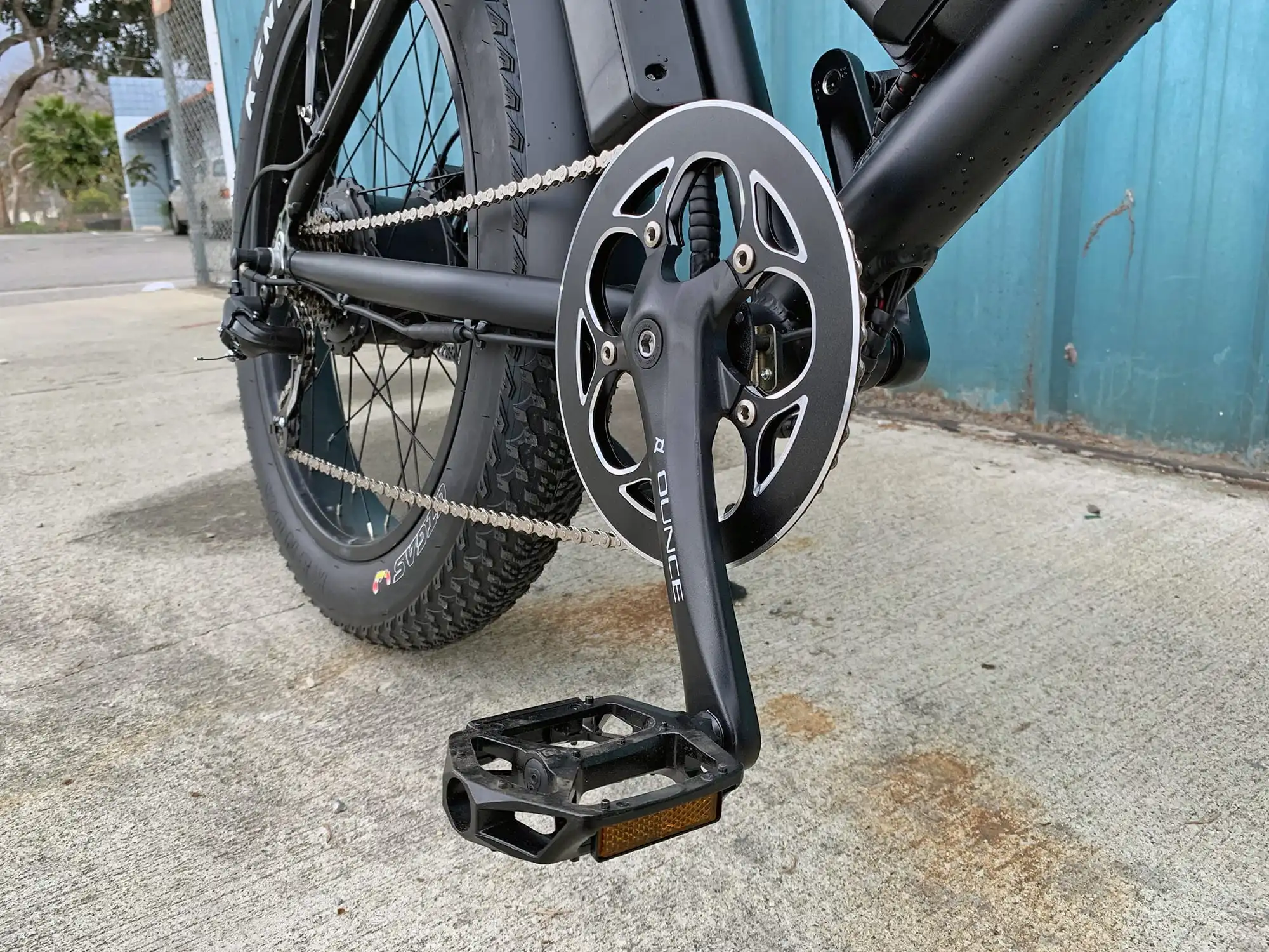 https://ebr-prod-bucket.s3.amazonaws.com/img-g-webp/2019-revolve-the-chopper-wellgo-platform-pedal-chain-ring.webp